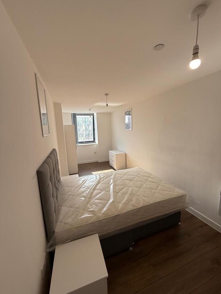 f76adcb0-cde1-4e6...