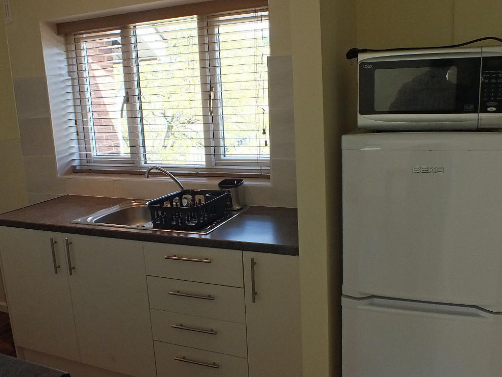 Kitchen with facilit