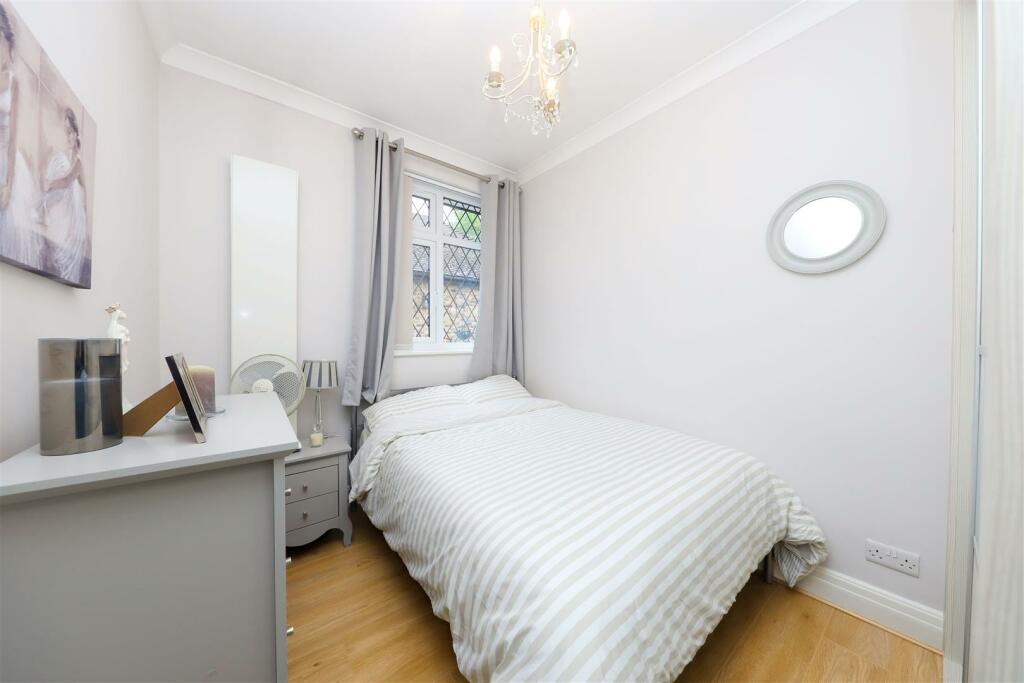 207 Eastcote Road (7) copy.jpg