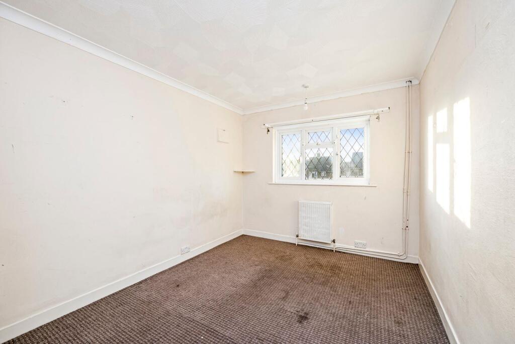 Amberley Drive 128 BED 3.jpeg