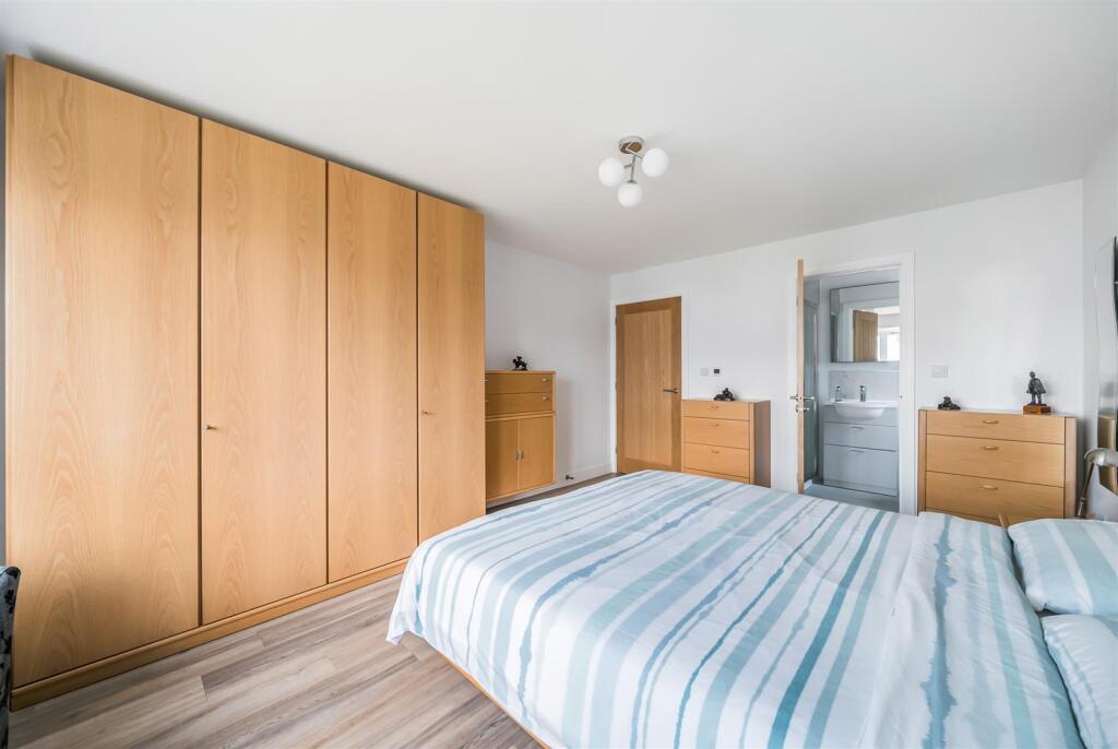 5 - 1384609-2-69247f27e4f48.jpg