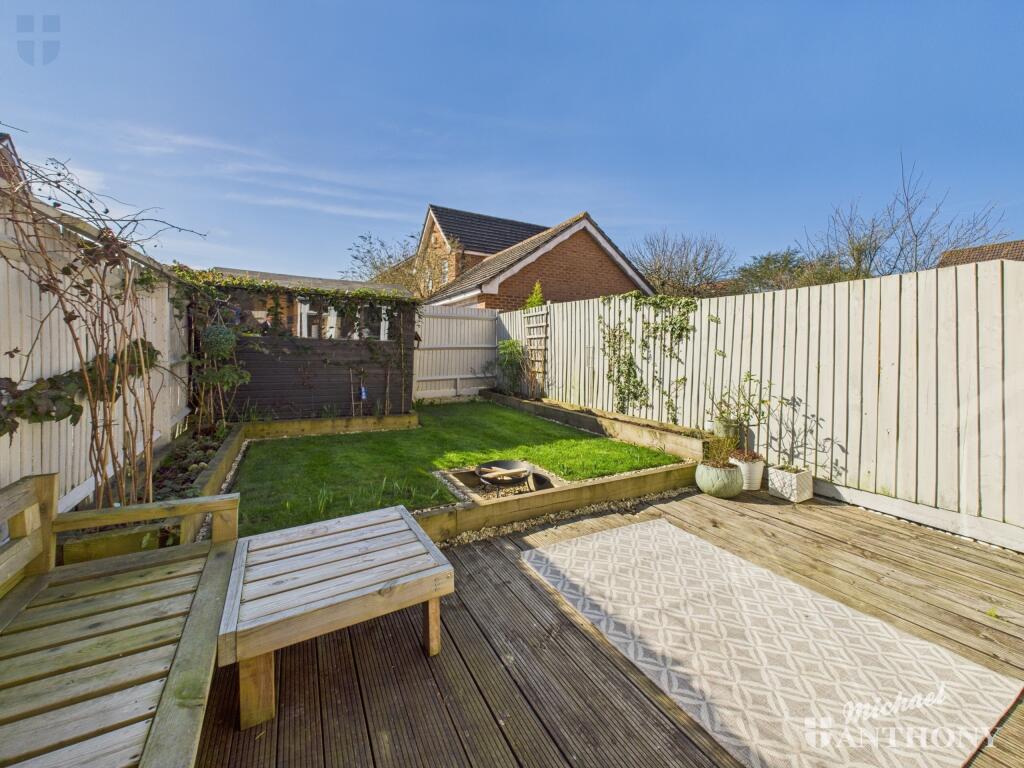 CAM03852G0-PR0216-STILL006