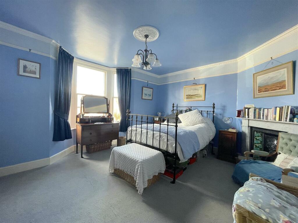Bedroom One (1).jpeg
