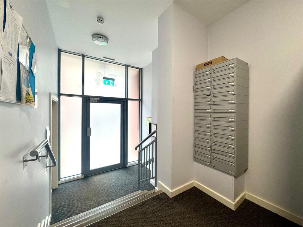 Entrance to block.jpeg
