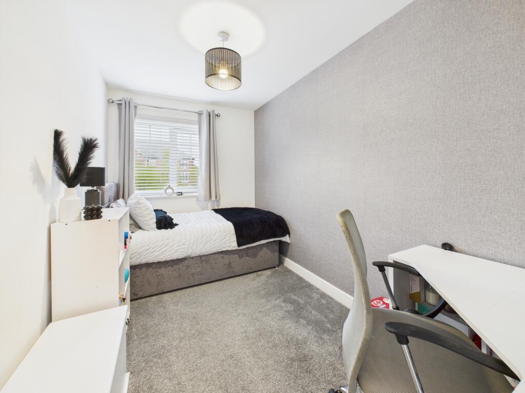 CAM03729G0-PR0022-STILL016