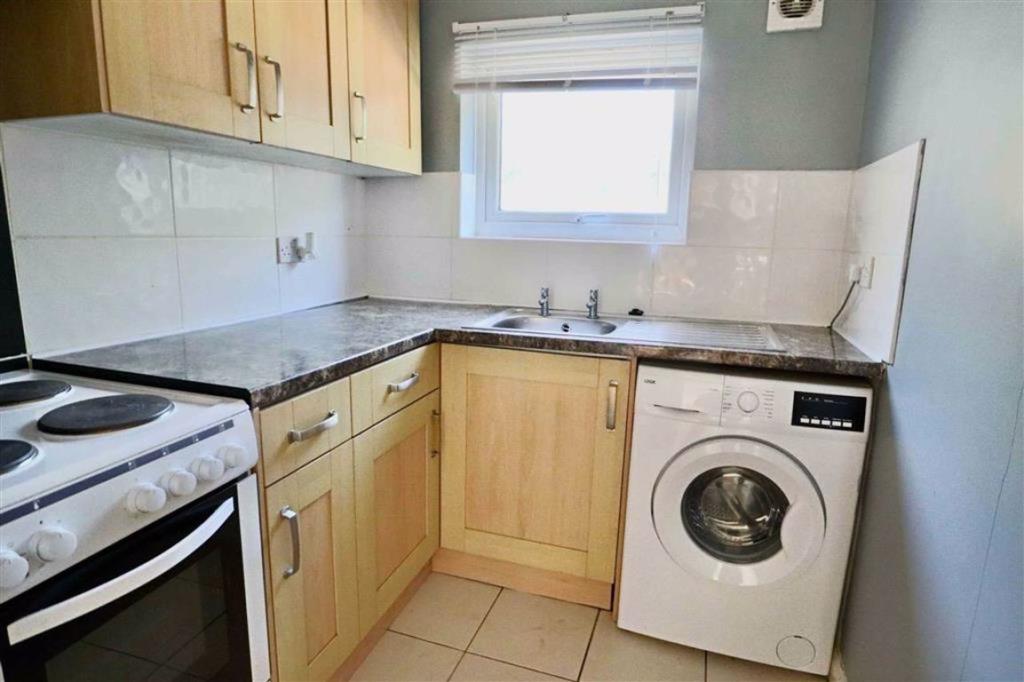 Kitchen (rear)