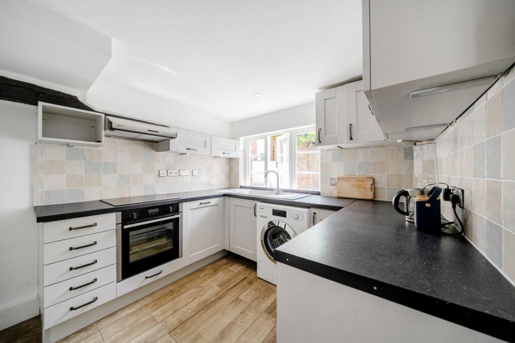 1340042-1-689f41b...