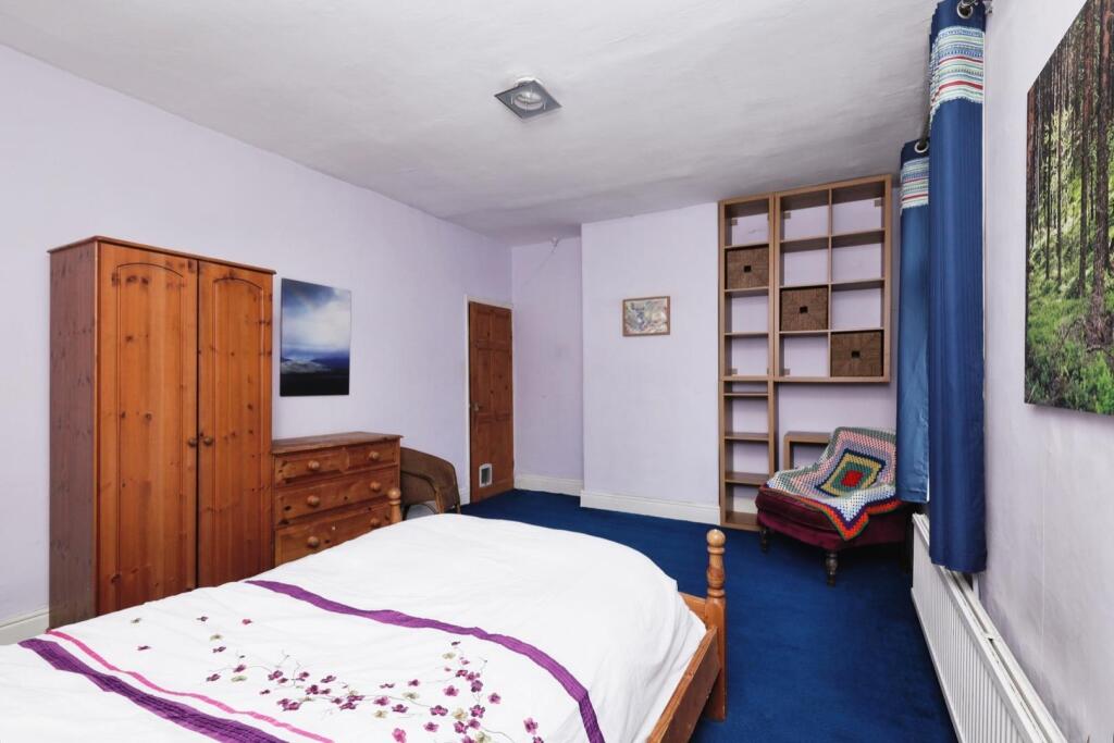 MASER BEDROOM