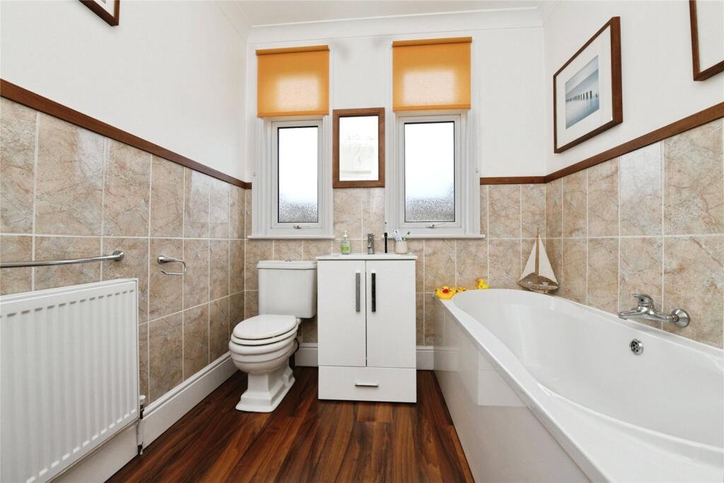 Bath/Shower Room