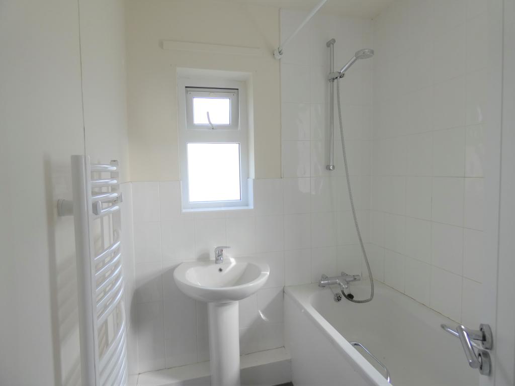 Pic 8 Bathroom.JPG