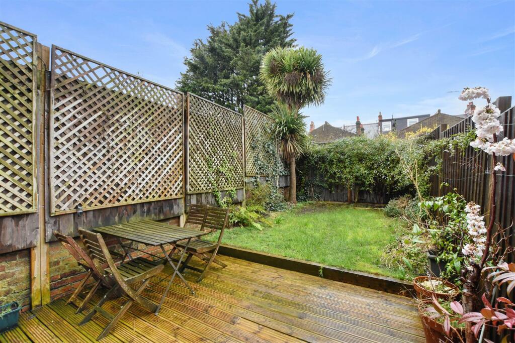 08-84eaGCWT - GFF 14 Radcliffe Ave - Garden -Origi