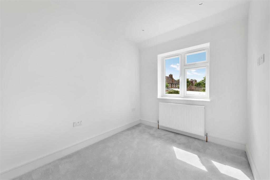 ABBOTSBURY ROAD, 228A-18.jpg