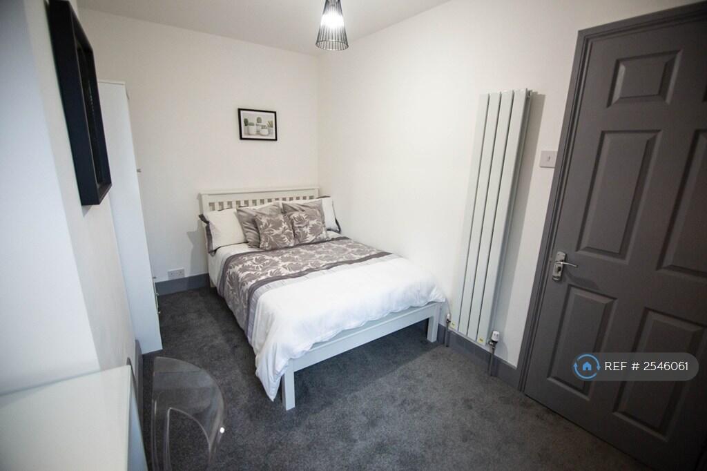 Middle Bed