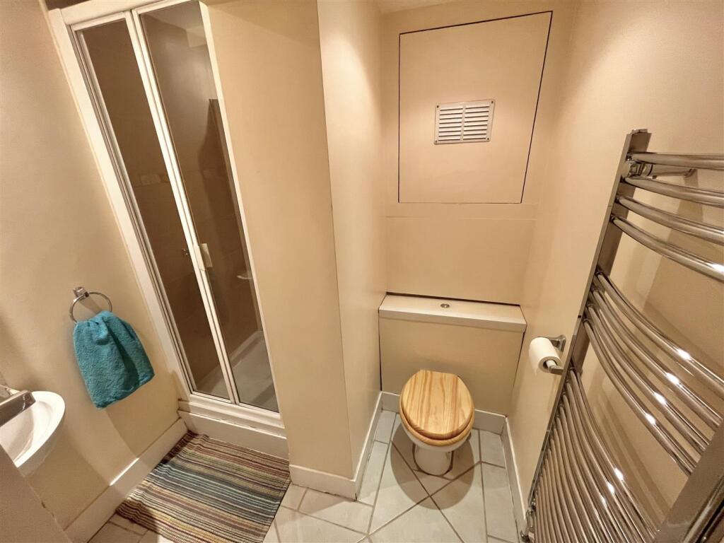 LGF Shower Room.jpg