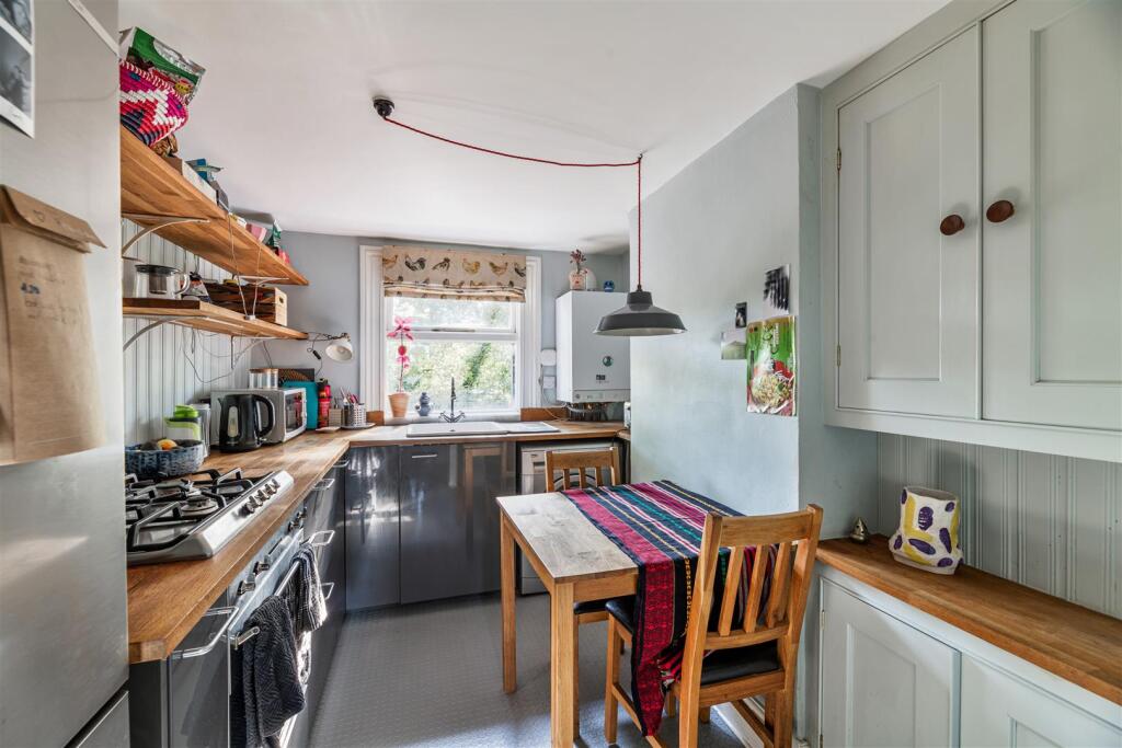 Whipps Cross Road, E11