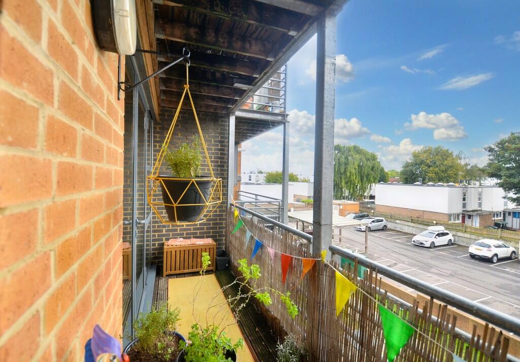 Balcony_Pic_2