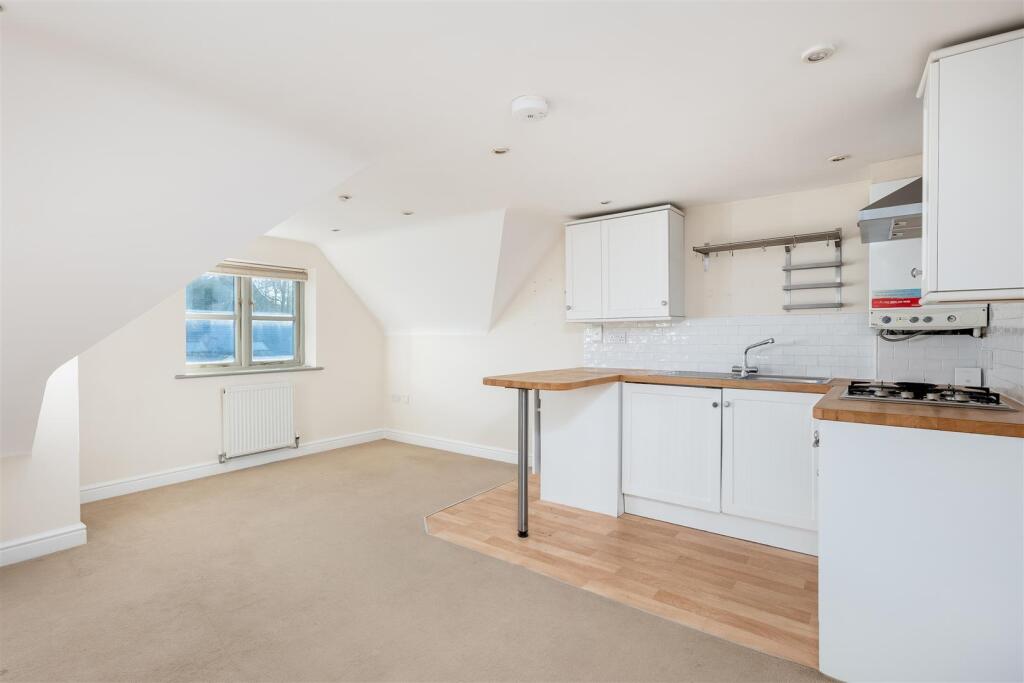 8 Pear Tree Court, 1997-5.jpg