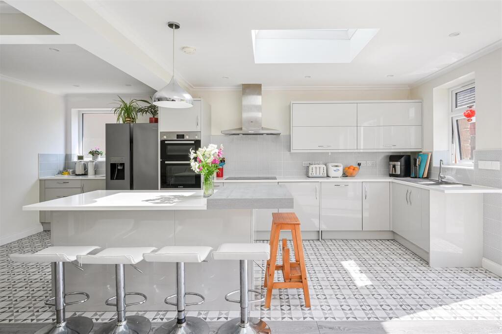 CORRIGAN AVENUE (9).jpg