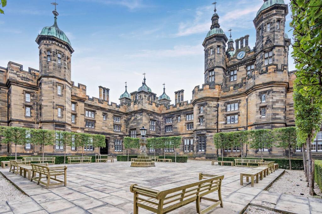 Residents Courtyard