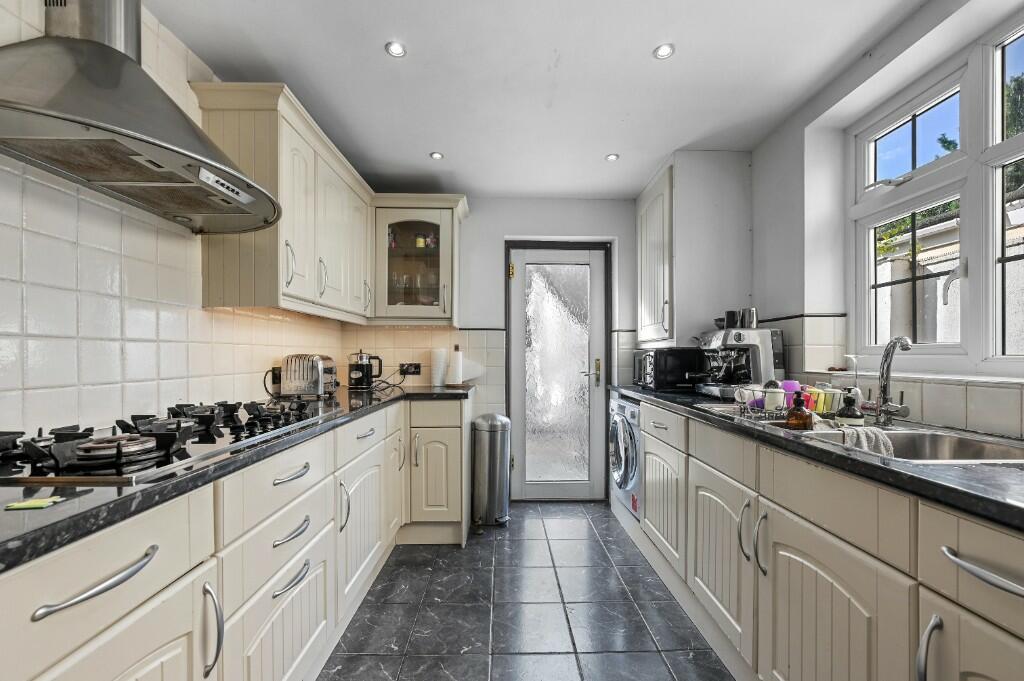 Fitted Kitchen