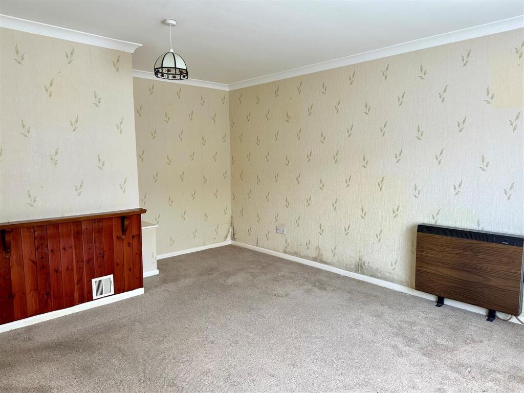 Living Room 2.jpg