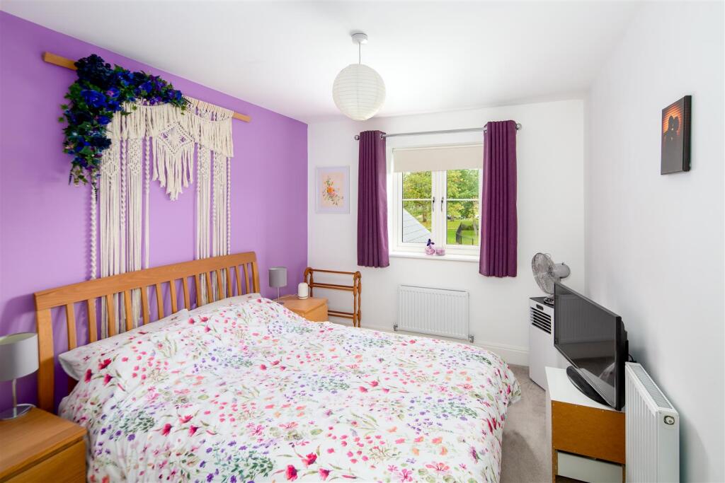 24-bedroom 1.jpg