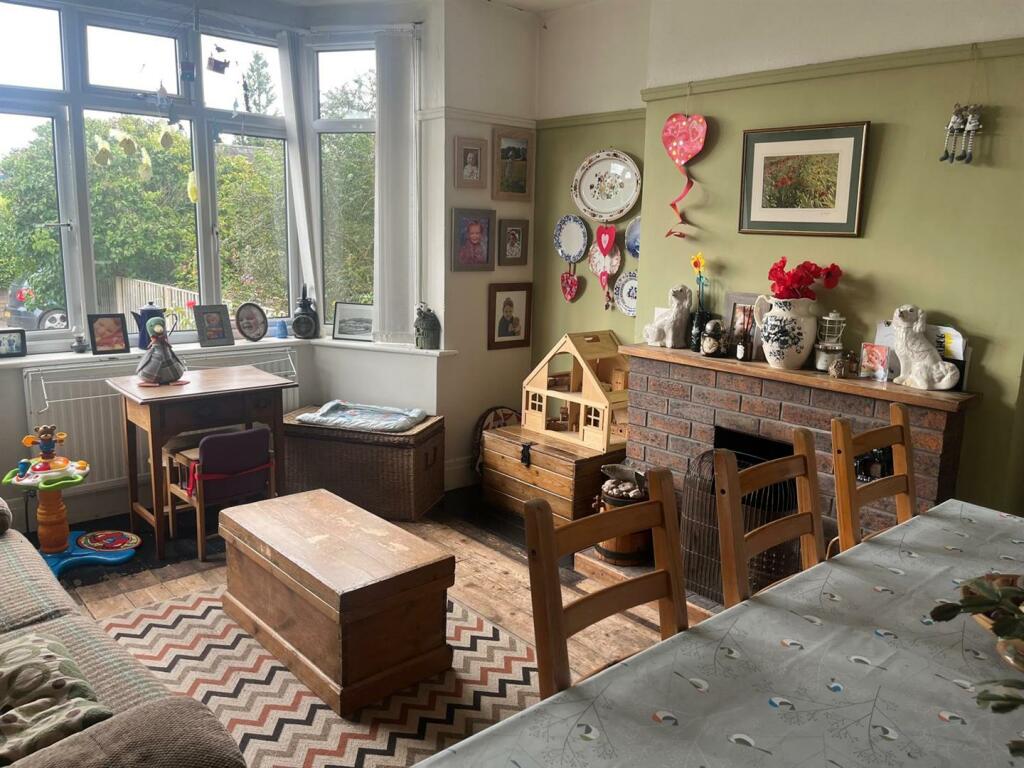 LIVING ROOM/KITCHEN