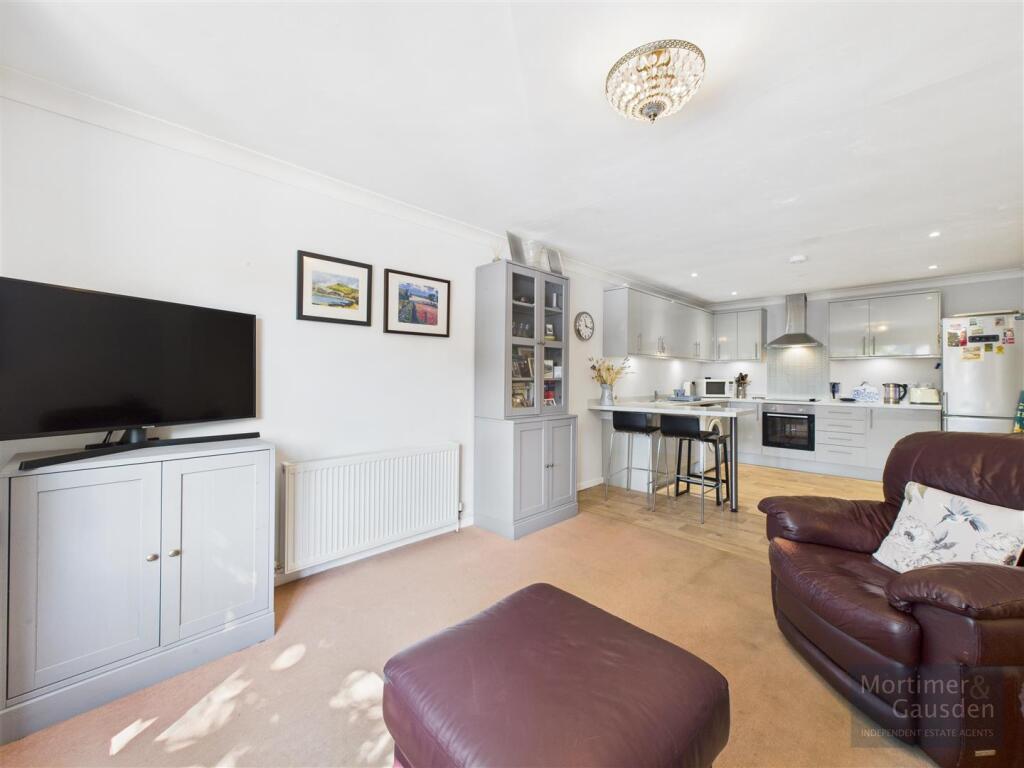 Open Plan Kitchen-Lounge-Diner