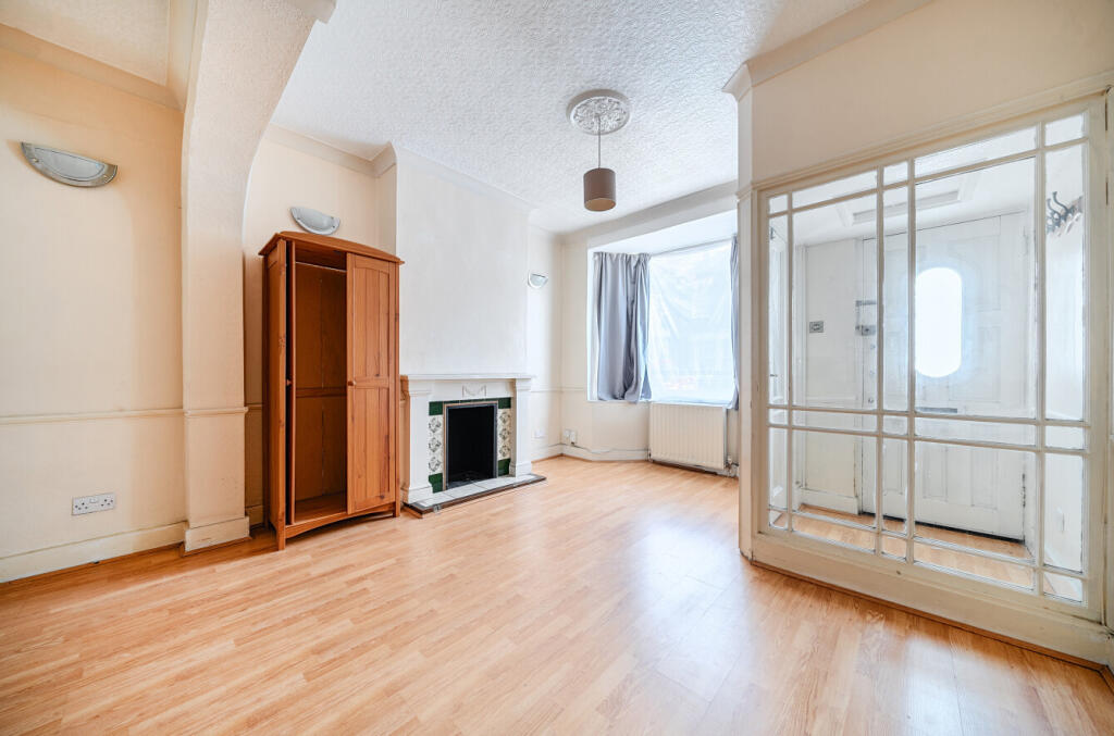 1358572-6-68d470e...