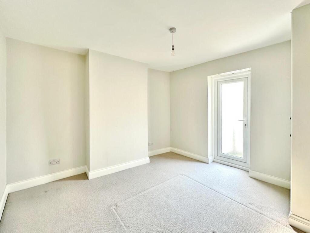 99410673-Photo 2004-06-2025 2C 2016 2029 2050.jpg