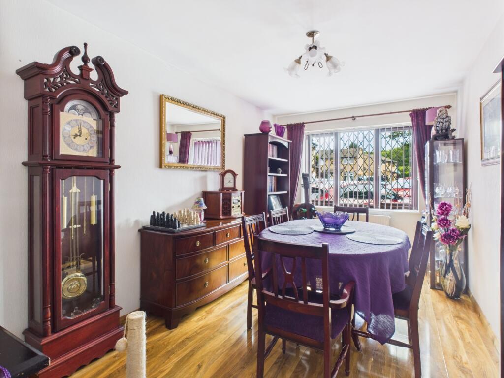 CAM04922G0-PR0057-STILL008