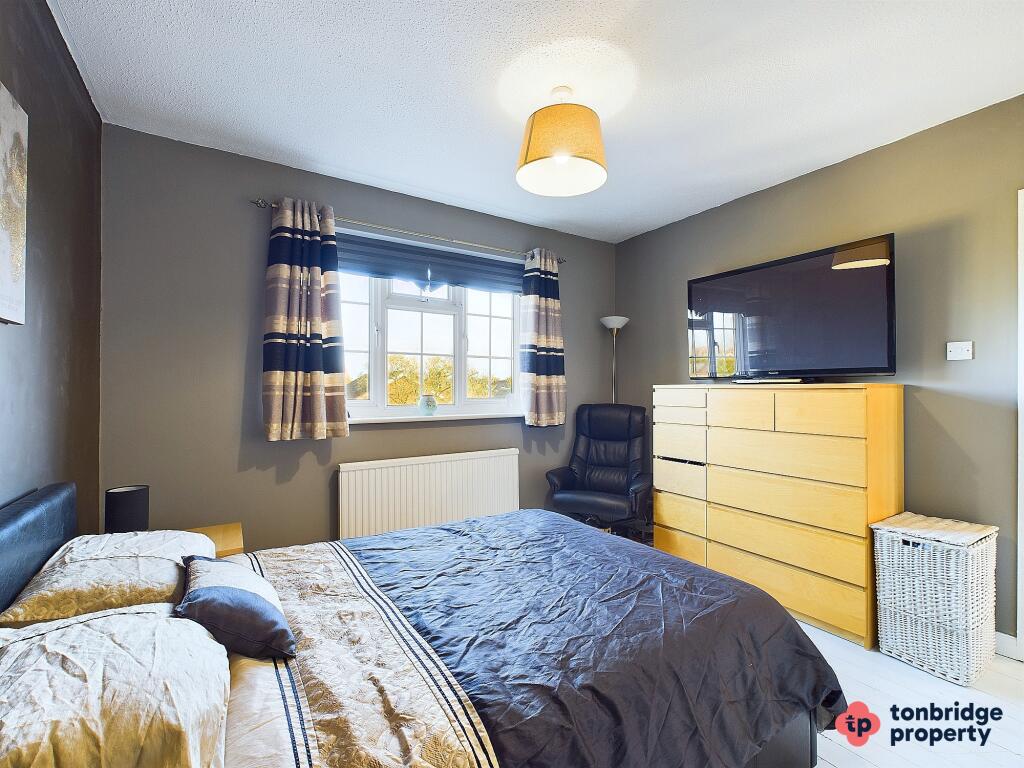 CAM03742G0-PR0018-STILL038