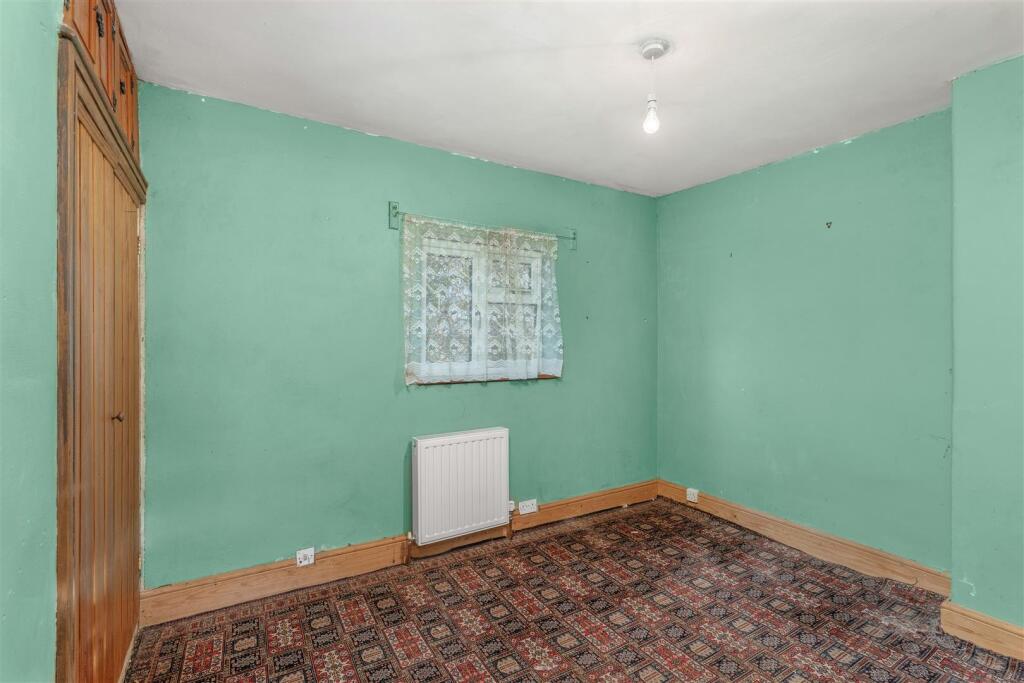 2 The Avenue, Middleton Cheney-23.jpg