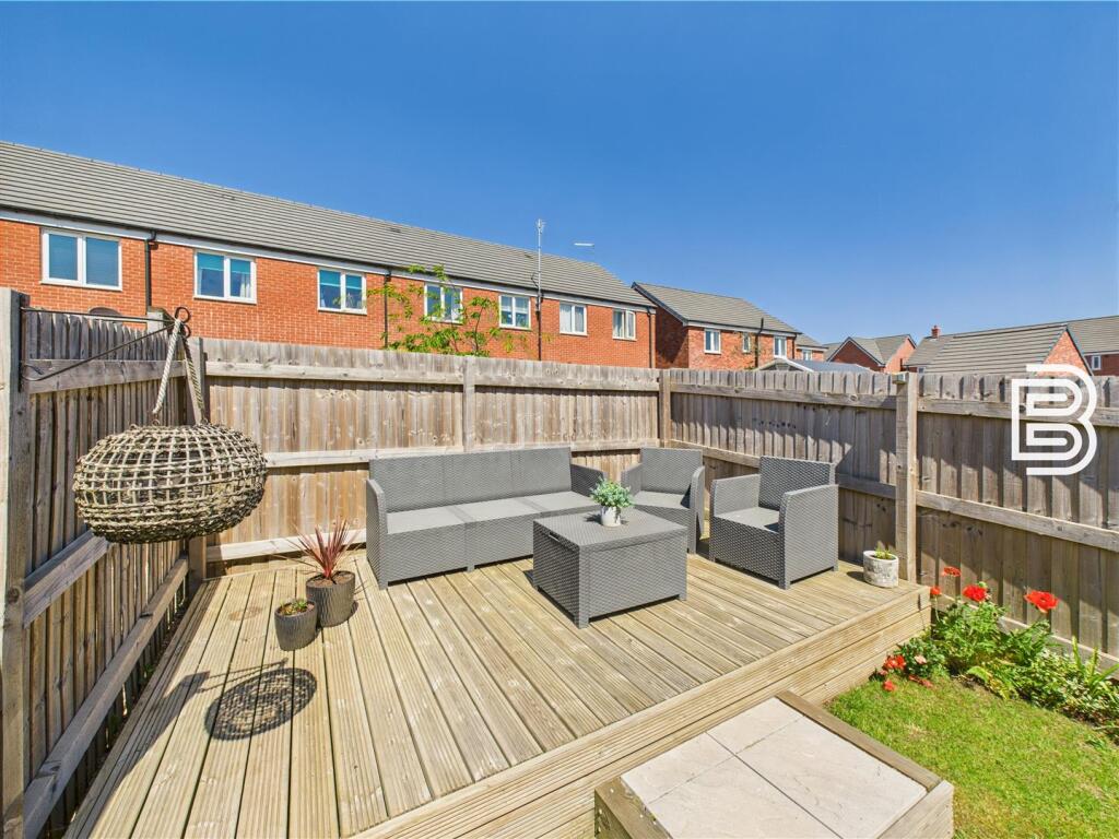 Rear Garden (3).jpg