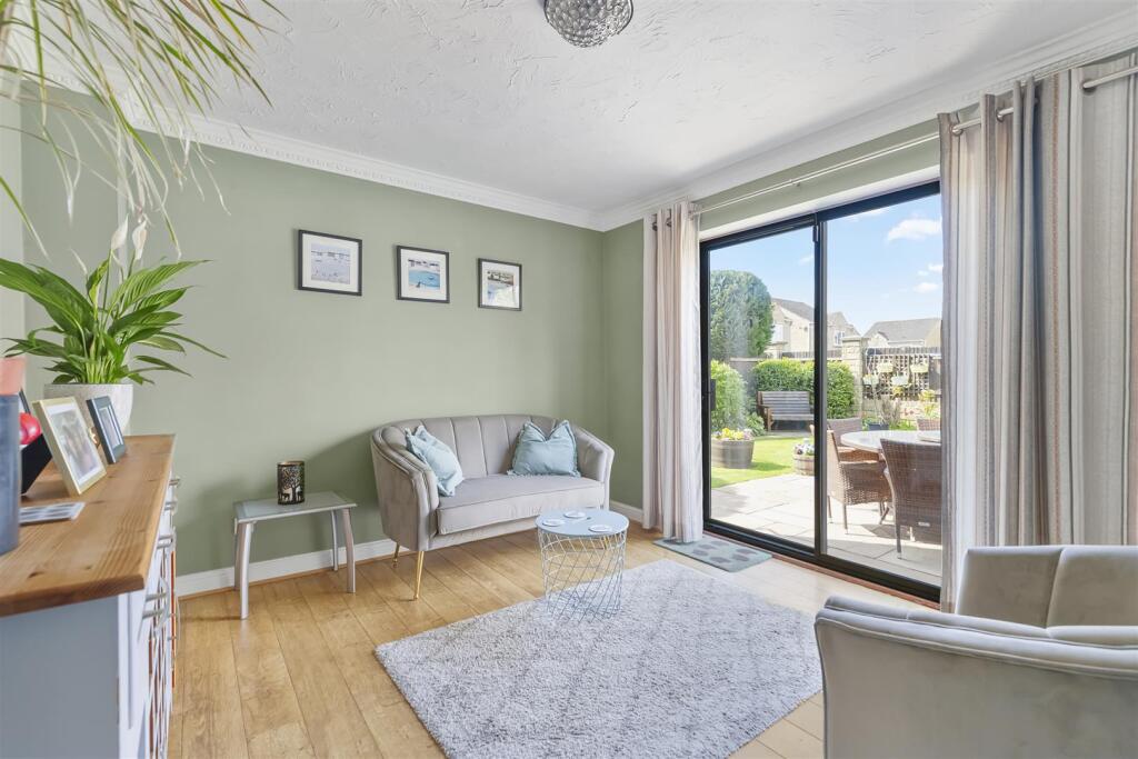 Lounge / Playroom / Formal Dining Room