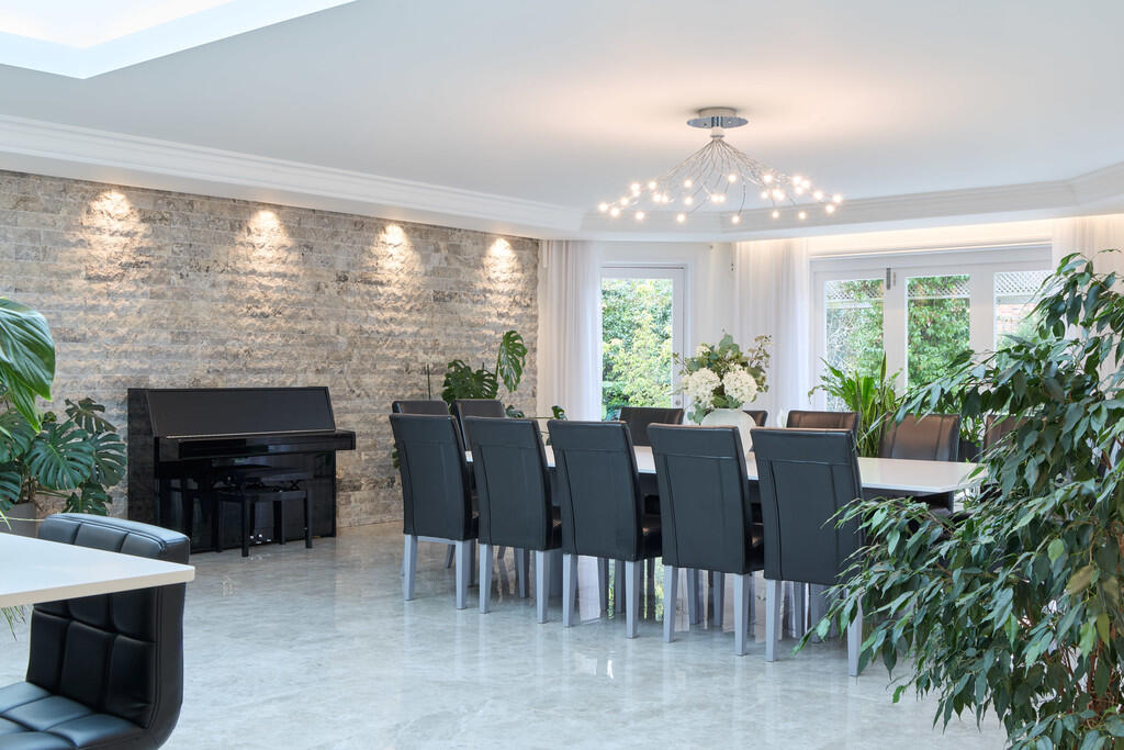 23 Worlington Roa...