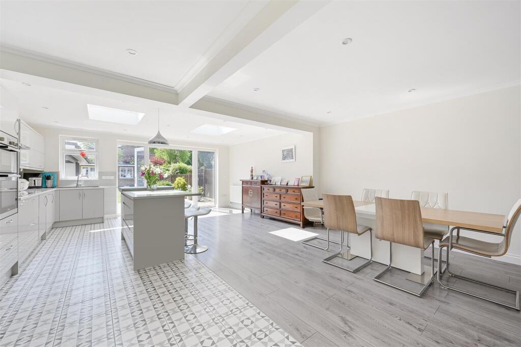 CORRIGAN AVENUE (13).jpg