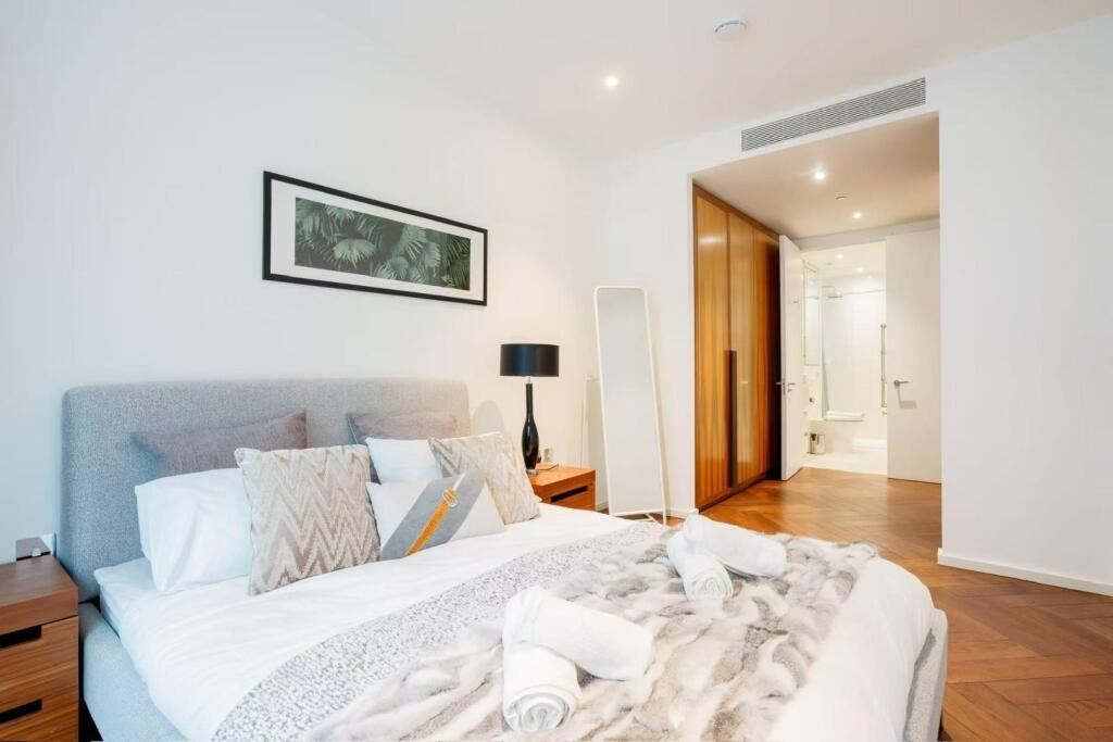 Bedroom One      .JPG