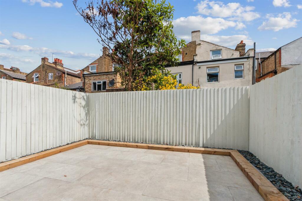 Flat 1 20 Coverton Road External 2.jpg