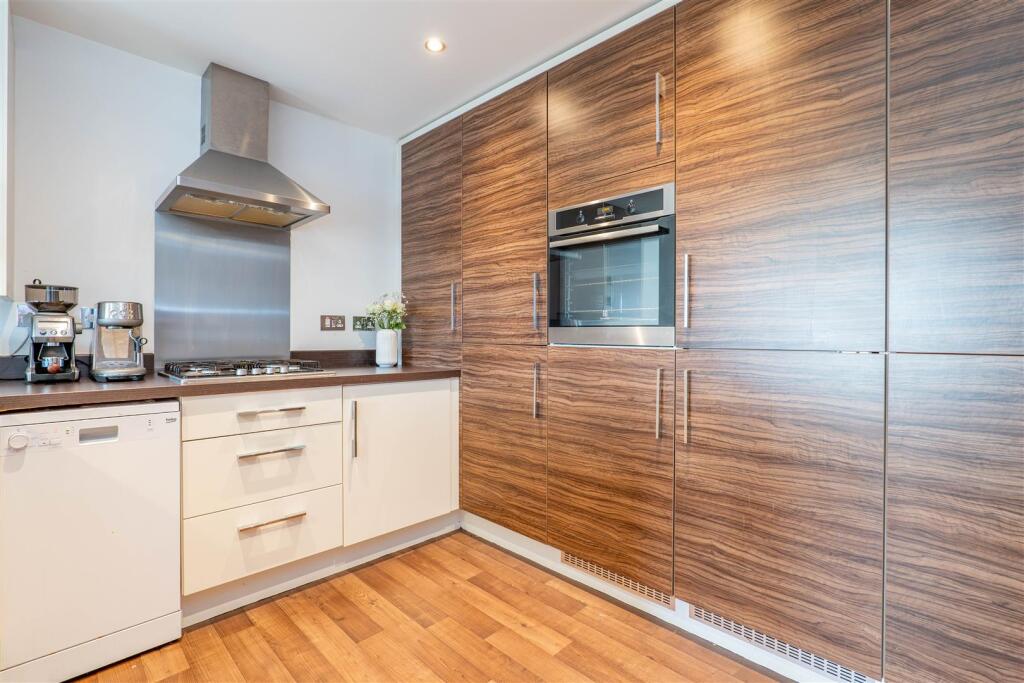 Lounge/Kitchen