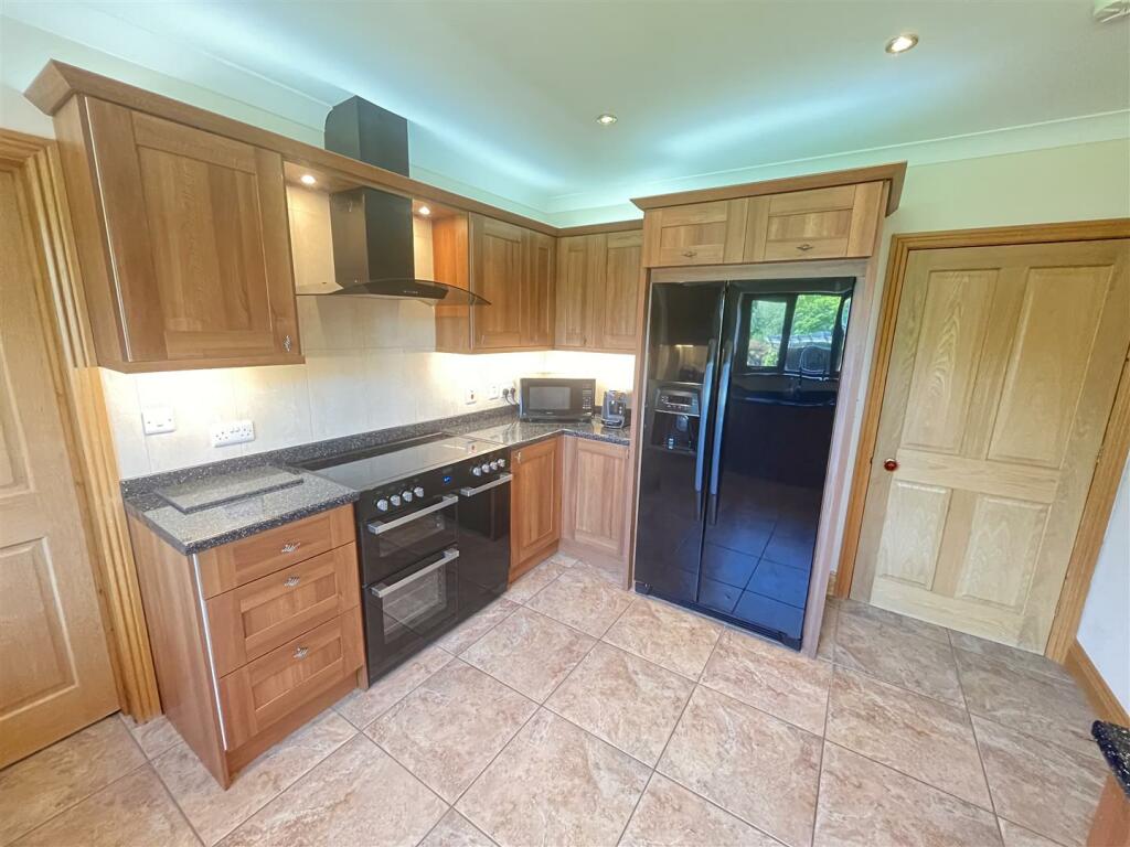 kitchen 3.JPG