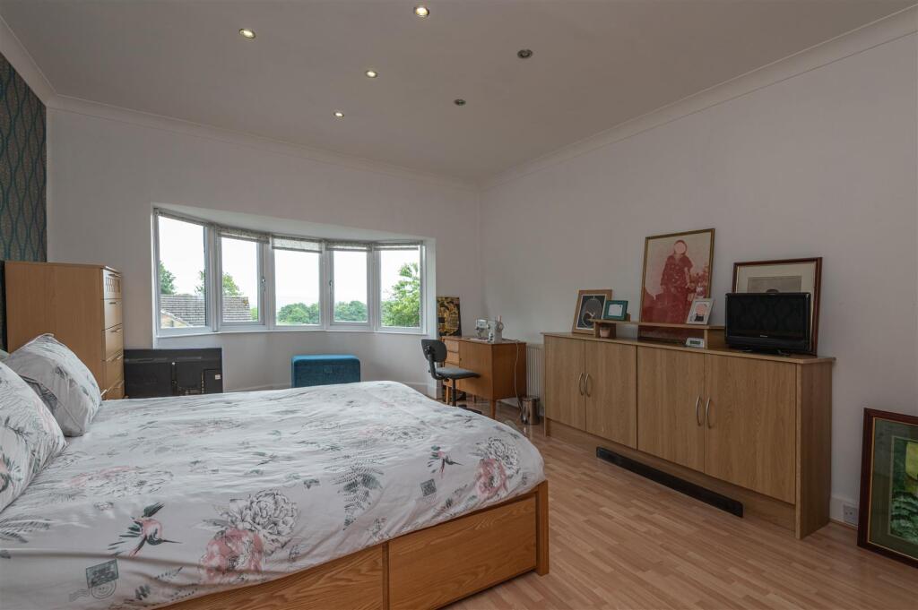 49 - 14 Broomfield Road HD2 2HG.jpg