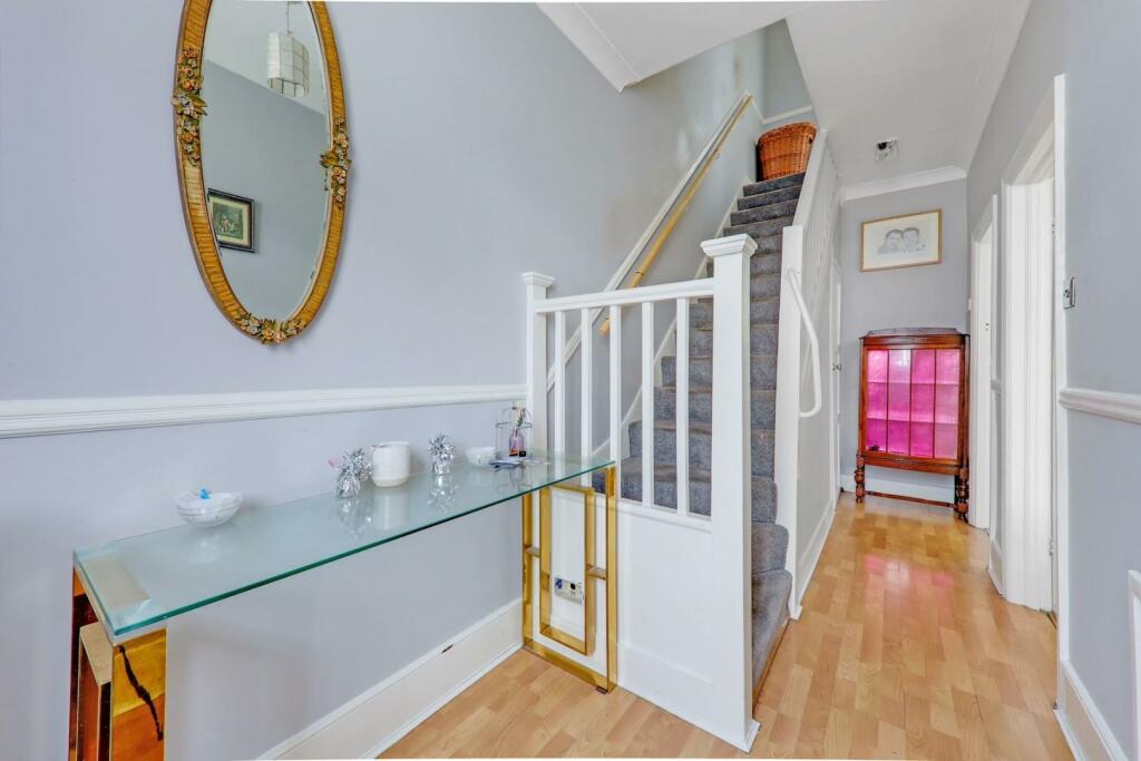 02-93a8JHPropWpen - 39 Green Lane - 4-medium.jpg