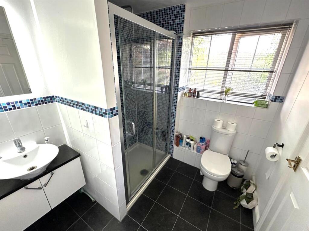 En Suite Shower Room.jpg