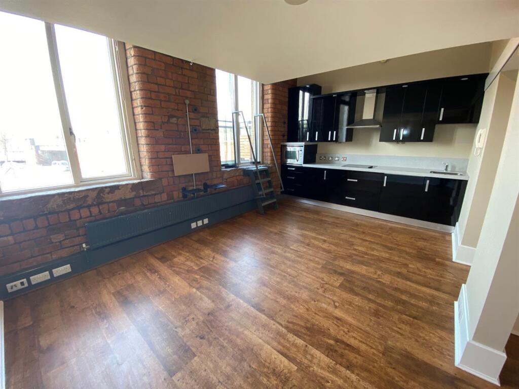 KITCHEN 1.jpg