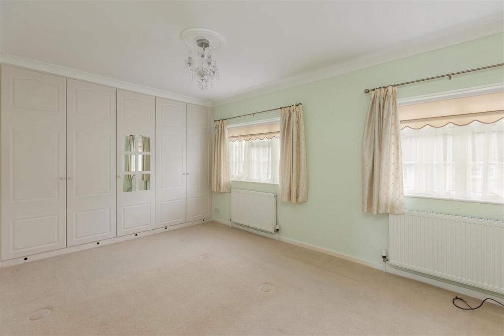 Old Maltongate 47 Bedroom 1-1.jpg