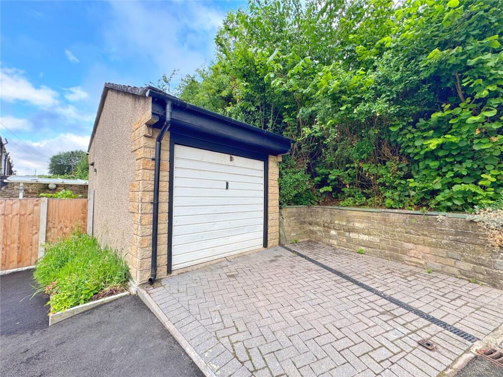 Detached Garage