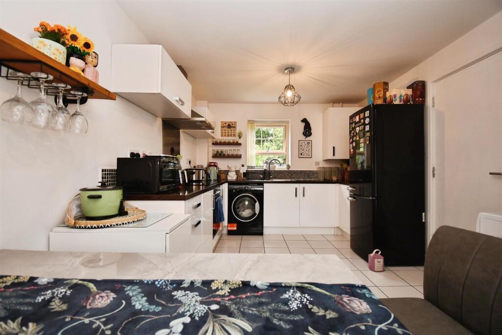 Kitchen / dining room