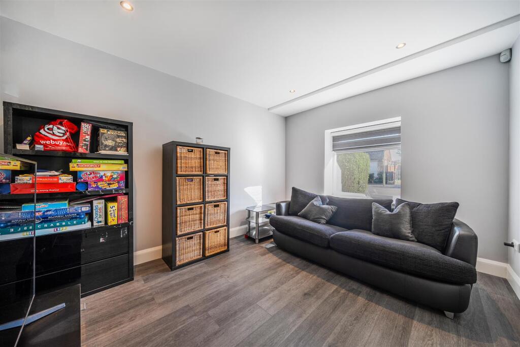 Family Room/Playroom: