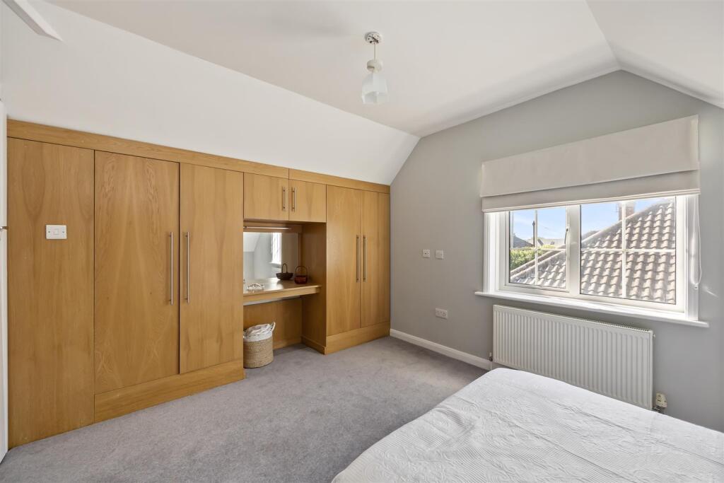 Brook Lane, 32-013.jpg